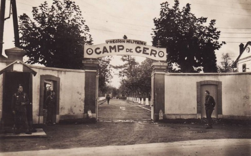 entrée du camp militaire de Ger